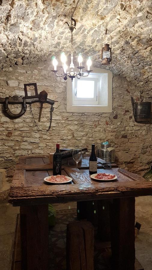 B&B Taverna Paradiso Сант-Амброджо-ди-Вальполичелла Экстерьер фото